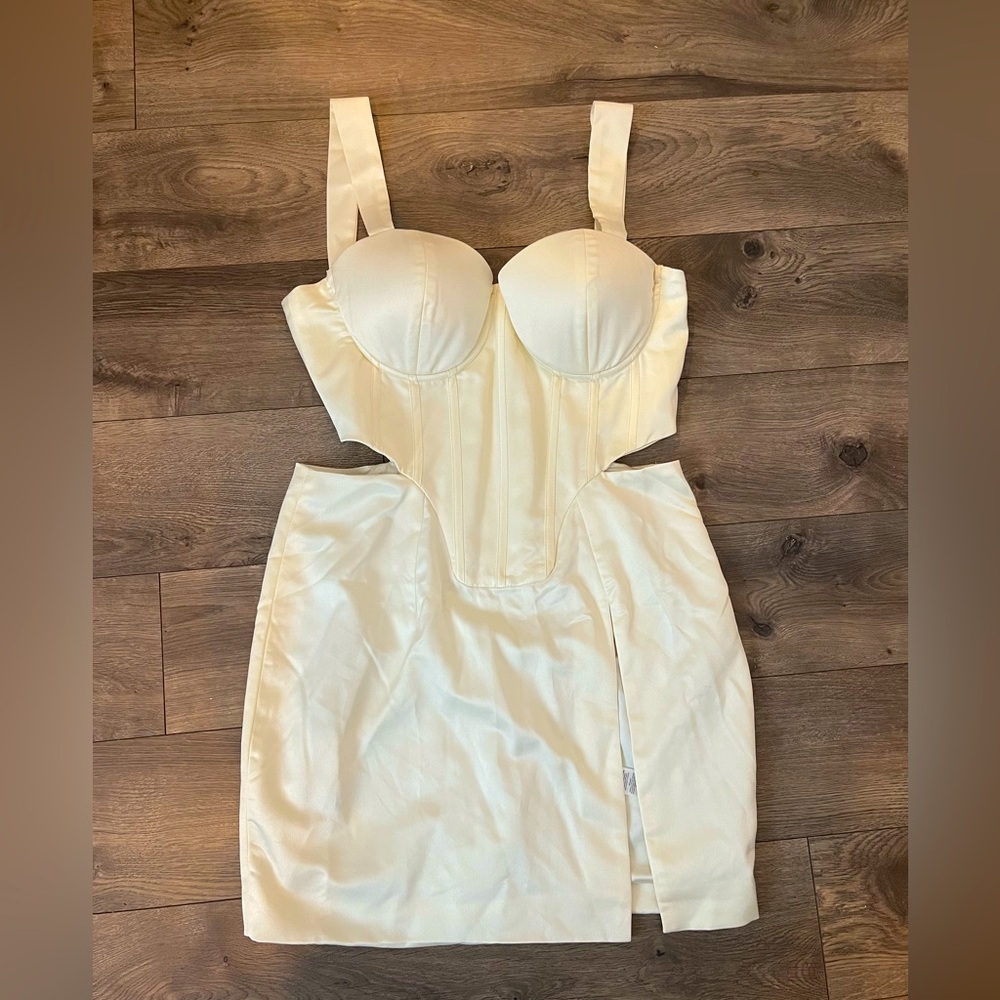 NWT: PrettyLittleThing Structured Satin Corset Cutout Bodycon | Cream | S: USA 8